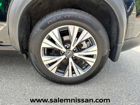Used 2023 Nissan Rogue SV w/ SV Premium B Package AWD/4WD image 28