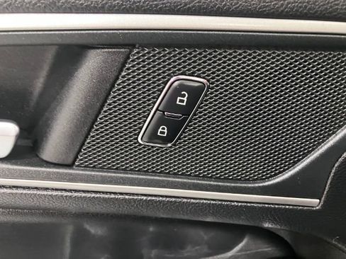 Used 2017 Ford Edge SEL image 43