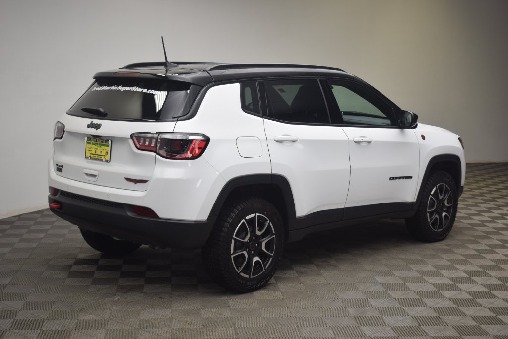 New 2026 Jeep Compass Trailhawk AWD/4WD image 5