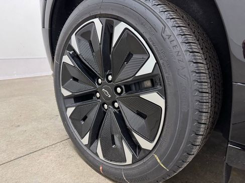 New 2025 Chevrolet Blazer EV RS image 11