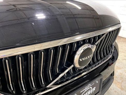 Certified 2024 Volvo XC40 B5 Core image 29