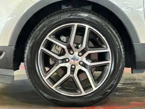 Used 2018 Ford Explorer Sport w/ Equipment Group 401A image 35