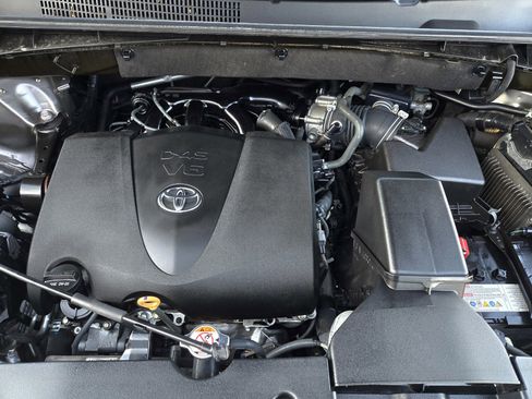 Certified 2019 Toyota Highlander XLE image 26