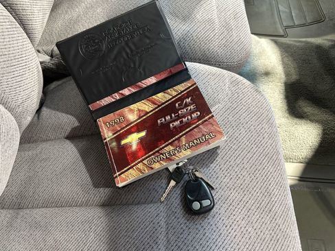 Used 1998 Chevrolet Silverado 2500 4x4 Extended Cab w/ Preferred Equipment Group 2 image 90