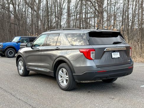 Certified 2023 Ford Explorer XLT image 4