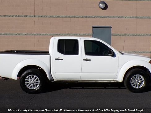 Used 2018 Nissan Frontier SV image 8