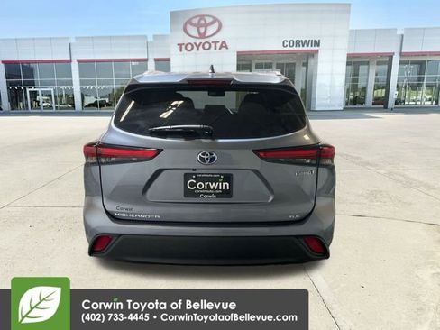 Used 2023 Toyota Highlander XLE image 7
