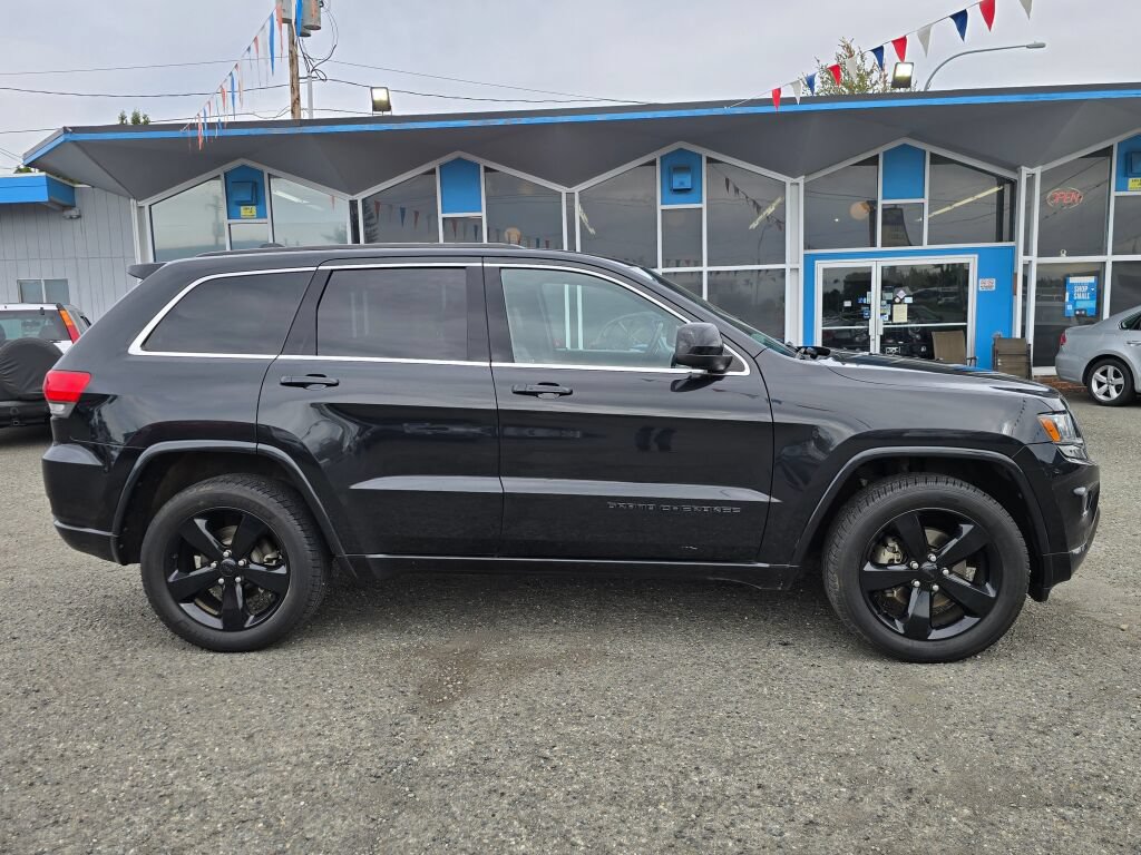 Used 2015 Jeep Grand Cherokee Altitude AWD/4WD image 8