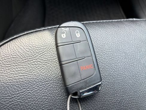 Used 2025 Jeep Compass Trailhawk AWD/4WD image 20