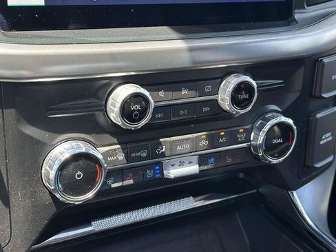 Used 2022 Ford F150 Lariat w/ Equipment Group 502A High AWD/4WD image 22