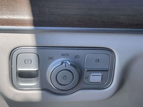 Used 2024 Mercedes-Benz GLS 450 4MATIC image 29