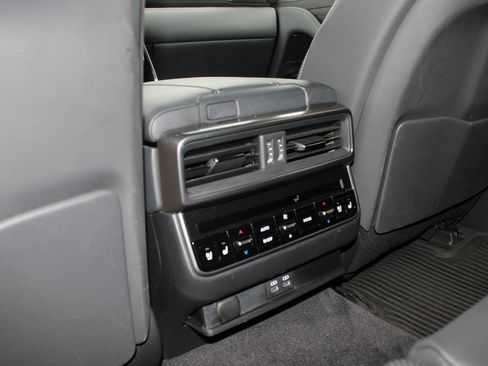 Used 2023 Lexus LX 600 4WD w/ Luxury Package image 30