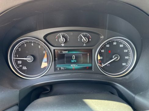 Used 2019 Buick Enclave Essence FWD image 21