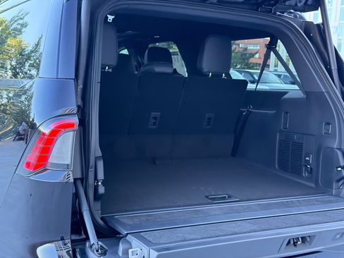 New 2026 Lincoln Navigator L Reserve w/ Jet Appearance Package AWD/4WD image 8