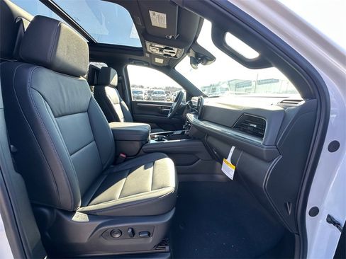 New 2026 Chevrolet Suburban Z71 w/ Z71 Off-Road Package image 25