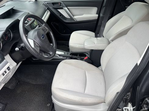 Used 2014 Subaru Forester 2.5i Premium w/ All-Weather Package AWD/4WD image 8