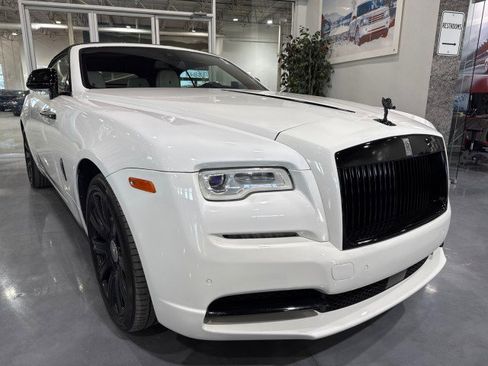 Used 2017 Rolls-Royce Dawn image 40