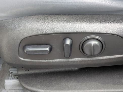 Used 2019 Buick Enclave Essence w/ LPO, Sport Appearance Package image 25