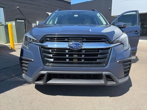 Used 2023 Subaru Ascent Premium w/ Convenience Package image 5