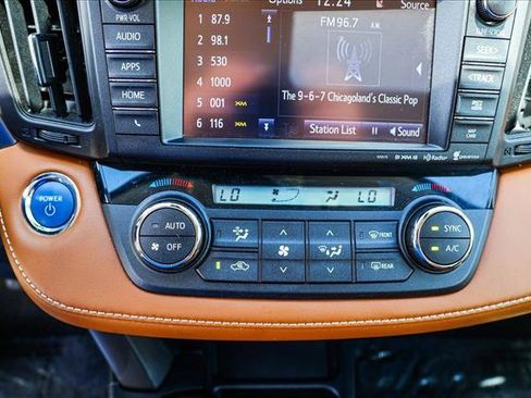 Used 2018 Toyota RAV4 Limited AWD/4WD image 19