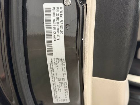 Used 2021 Chrysler Pacifica Touring w/ Cold Weather Group FWD image 32
