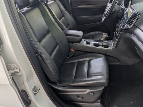 Used 2019 Jeep Grand Cherokee Limited AWD/4WD image 20