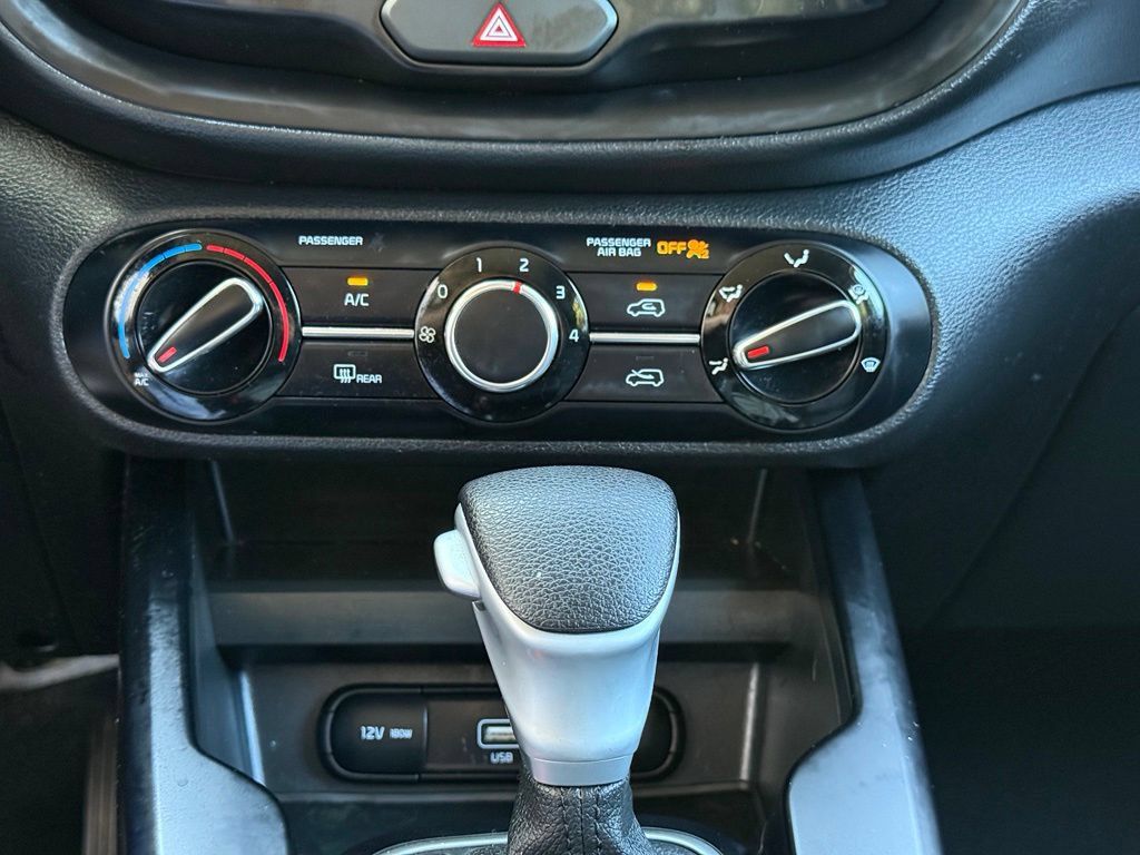 Used 2022 Kia Soul LX w/ Technology Package FWD image 16