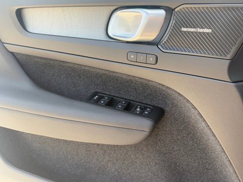 New 2026 Volvo XC40 B5 Ultra w/ Protection Package Premier image 15