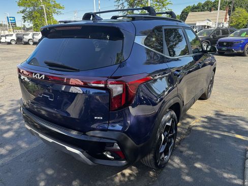 Used 2024 Kia Seltos EX AWD/4WD image 6