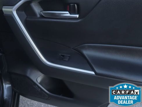 Used 2021 Toyota RAV4 XLE Premium image 72