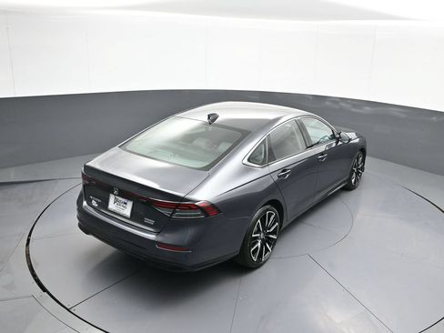 Used 2025 Honda Accord Touring image 37