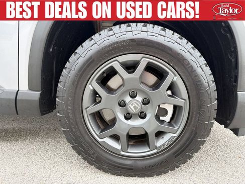 Used 2025 Honda Pilot TrailSport image 33