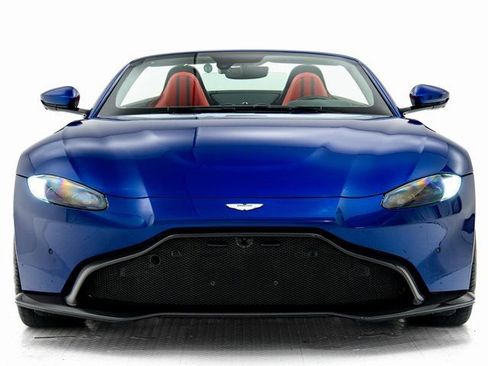 Used 2022 Aston Martin V8 Vantage Base image 36