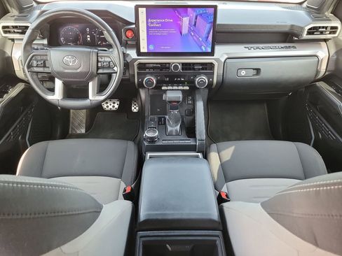 Used 2025 Toyota Tacoma TRD Sport w/ TRD Sport Upgrade Package image 13