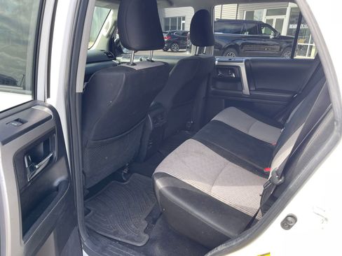 Used 2014 Toyota 4Runner SR5 w/ Convenience Package AWD/4WD image 13