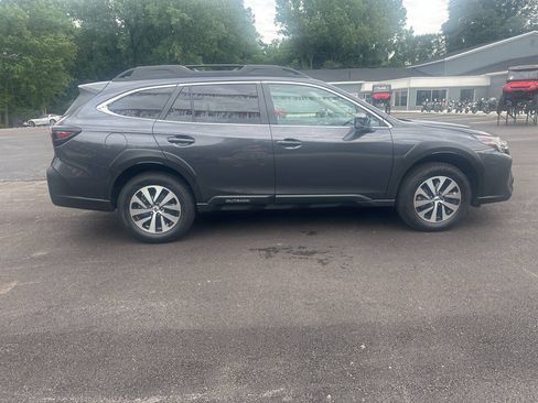Used 2023 Subaru Outback Premium AWD/4WD image 11