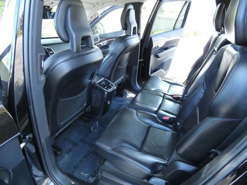 Used 2018 Volvo XC90 T6 Momentum w/ Convenience Package image 39