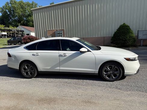 Used 2023 Honda Accord EX image 5