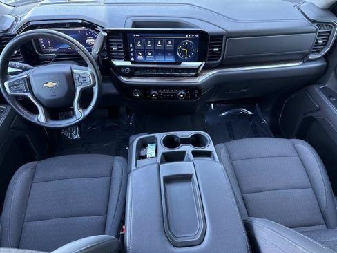 Used 2023 Chevrolet Silverado 1500 LT AWD/4WD image 27