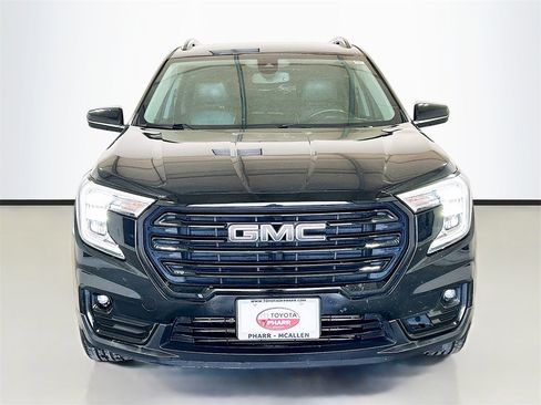 Used 2022 GMC Terrain SLT w/ LPO, 'HIT The Road' Package image 2