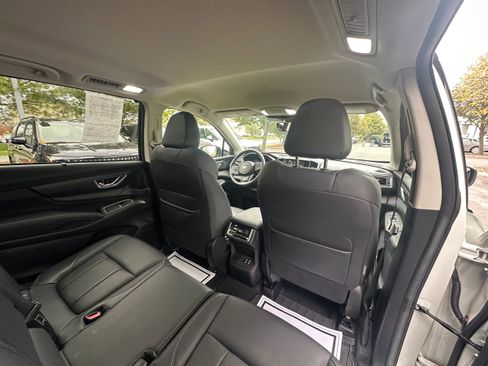 Used 2023 Subaru Ascent Limited image 19