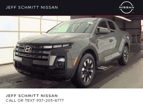 Used 2025 Hyundai Santa Cruz SE image 1