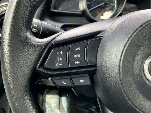 Certified 2020 Toyota Yaris LE image 23