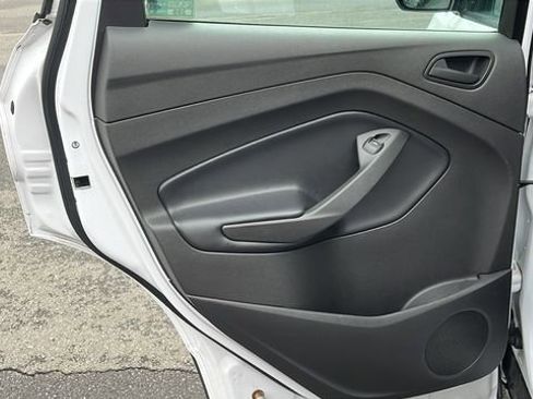 Used 2019 Ford Escape S image 19