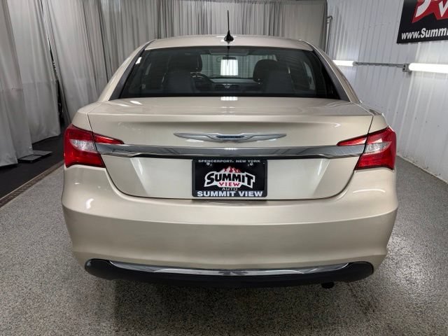 Used 2013 Chrysler 200 Touring FWD image 5