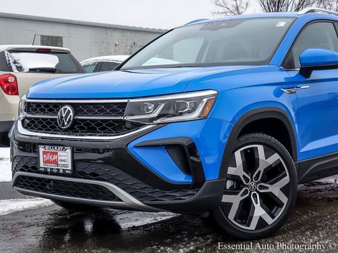 Used 2023 Volkswagen Taos SEL image 3