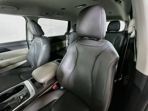 Certified 2026 Kia Carnival FWD image 20