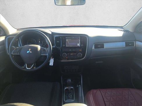 Used 2017 Mitsubishi Outlander ES image 14