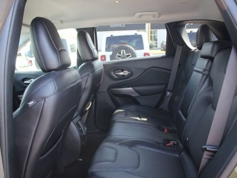 Used 2019 Jeep Cherokee Limited AWD/4WD image 22