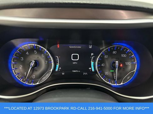 Used 2018 Chrysler Pacifica Limited FWD image 14